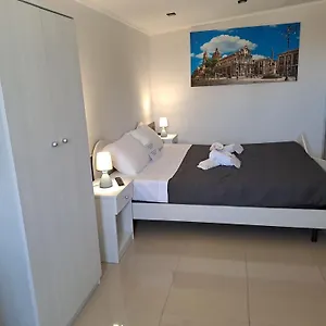 https://bb-il-quadrifoglio-airport-fontanarossa.catania-hotels.net